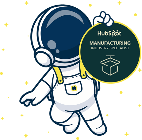 Diginaute Nile tenant le badge HubSpot Manufacturing Industry Specialist